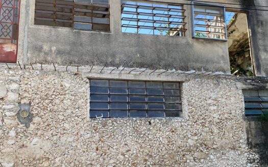 Casa Para Remodelar (Barrio de Santiago)
